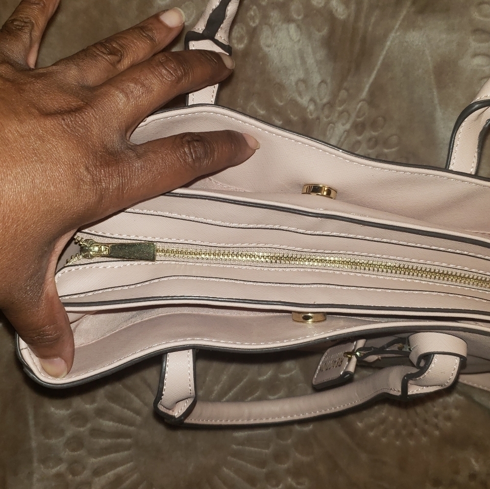 Handbag - Picture 3 of 7